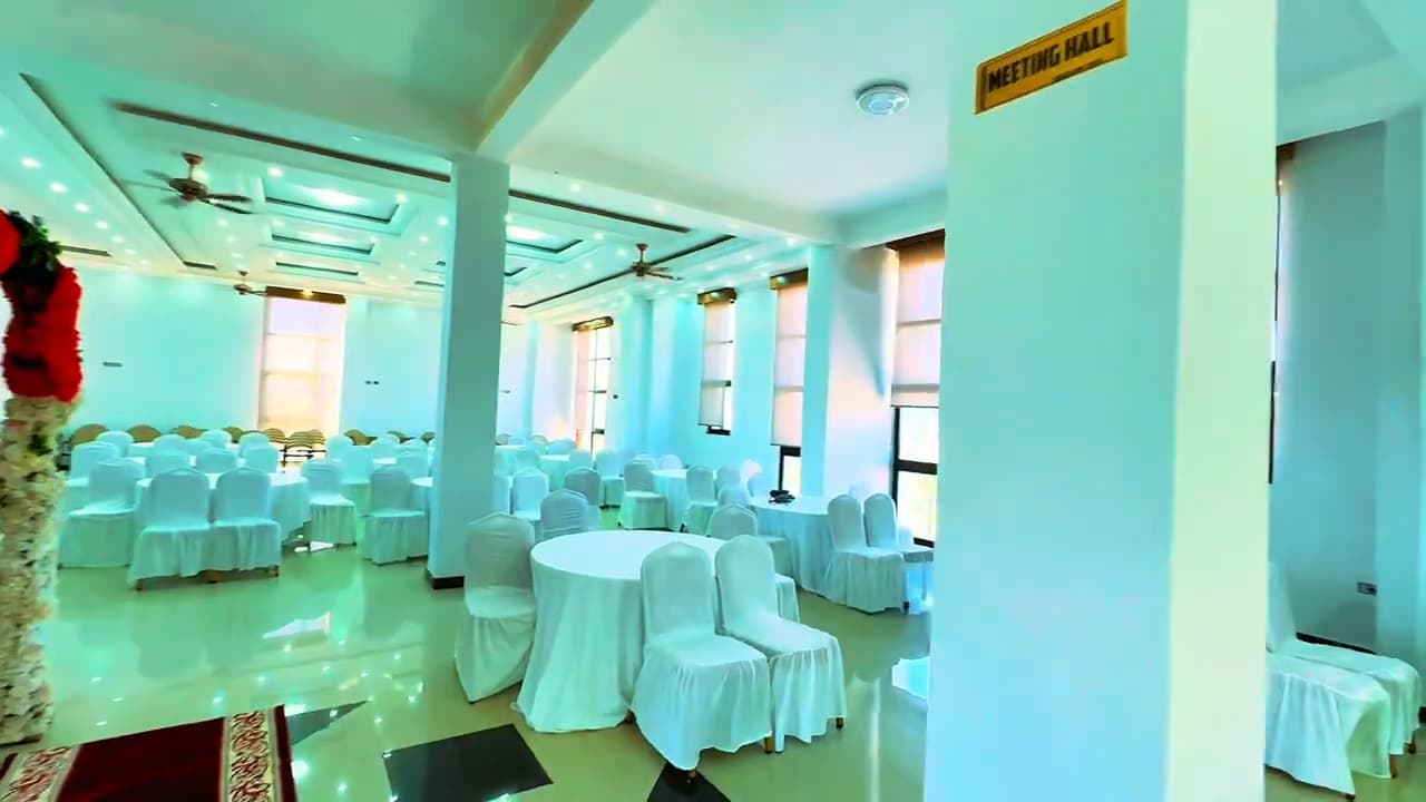 Hagarlawe Hotel Hall